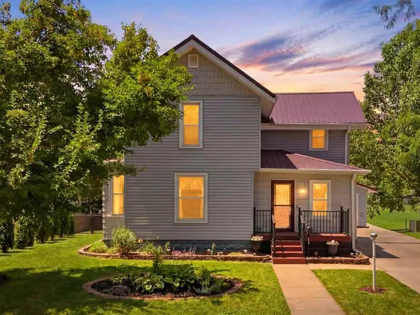 525 S Marion Ave, Washington, IA 52353