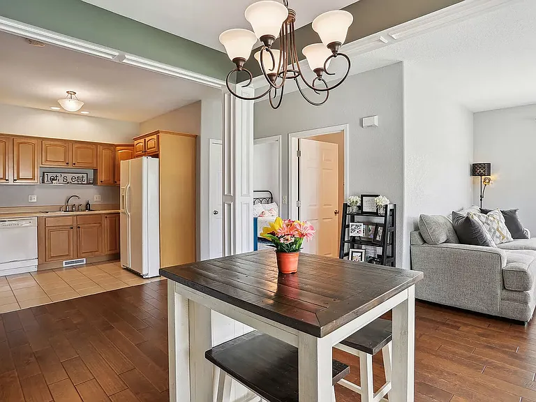 Appliances all upgraded to modern stainless steel