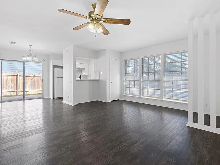 Spacious, clean and nice.