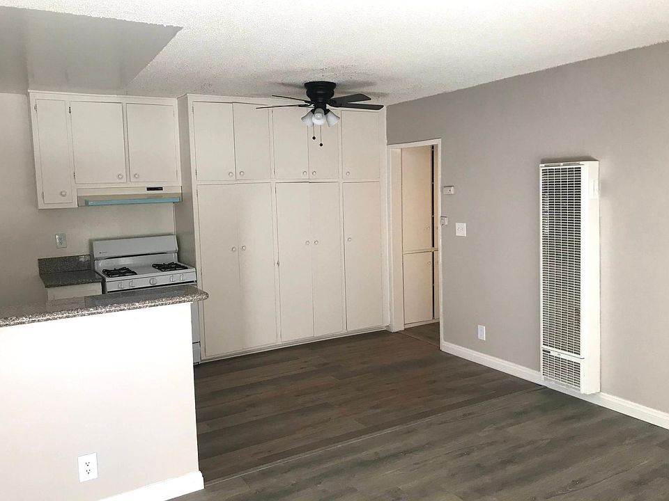 2nd image of 20006 Roscoe Blvd #5