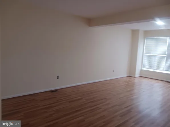 205 Hillside Ct, Stafford, VA 22554