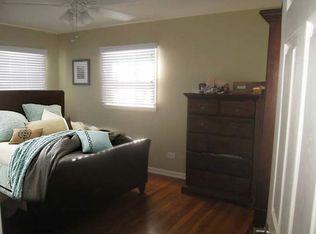 200 77th St, Burr Ridge, IL 60527