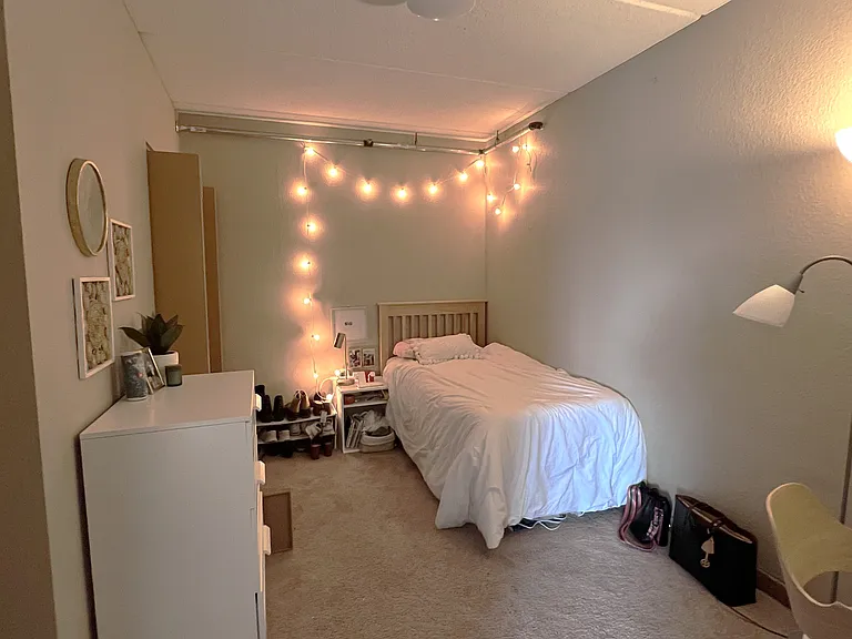 E Street Flats - Student Housing — Photo 79