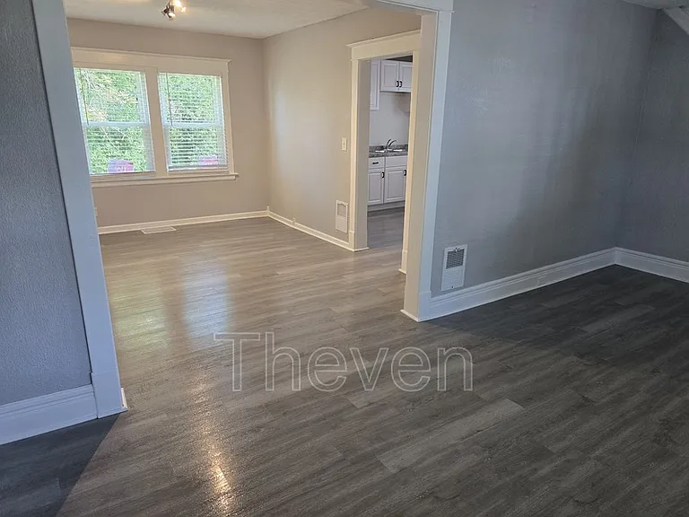97 Davidson Ave — Photo 3