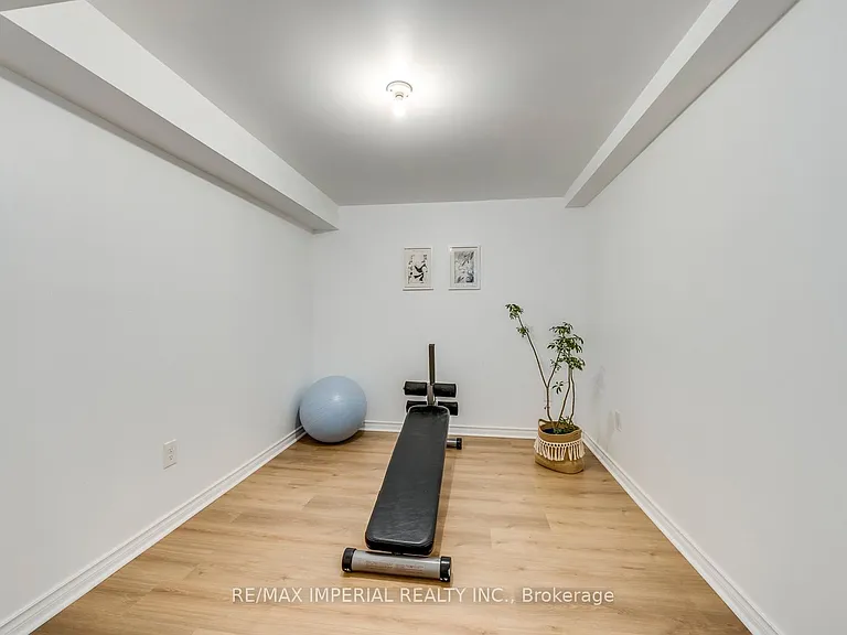 2048 Devon Rd — Photo 37