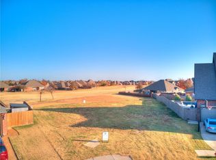 11208 Bogey Ct, Yukon, OK 73099
