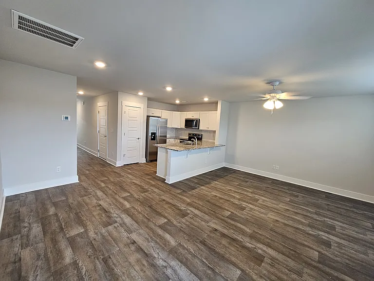 4341 Majesty Dr — Photo 4