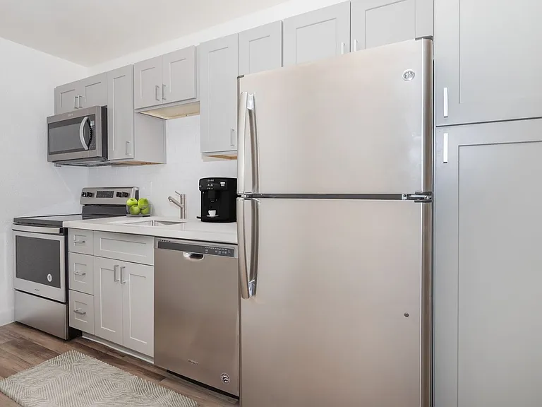 Aqua Apartments — Photo 33