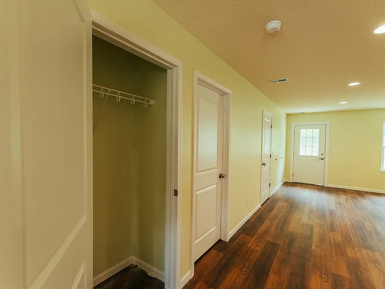 300 E Bacon St #2 — Photo 7