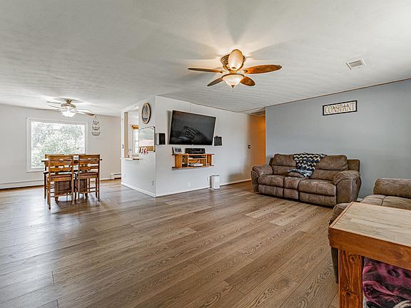 3rd image of 245 Regent St