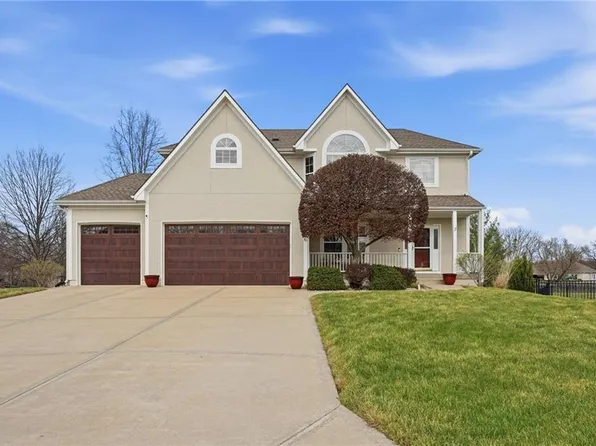 1256 SW Summit Crossing Cir, Lees Summit, MO 64081