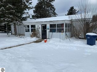 5690 W Houghton Lake Rd, Lake City, MI 49651