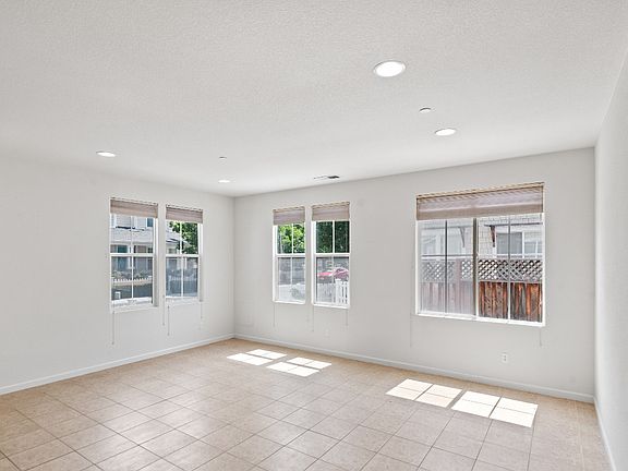 Living Room view to front of house and drive way