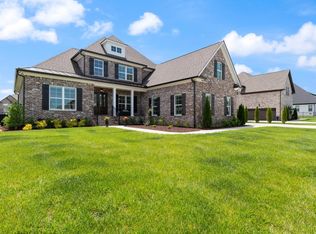 612 Chrisview Ct, Murfreesboro, TN 37130