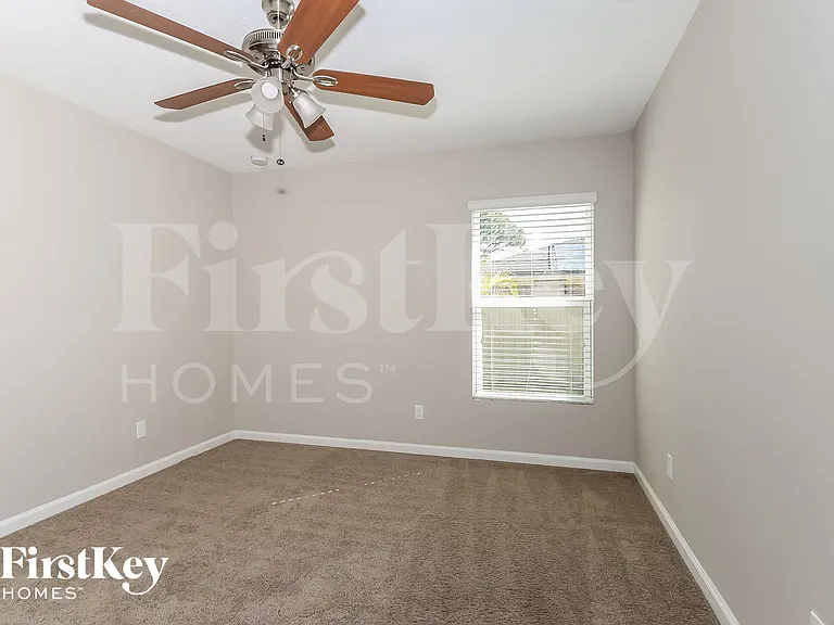 1371 SW Sudder Ave — Photo 11