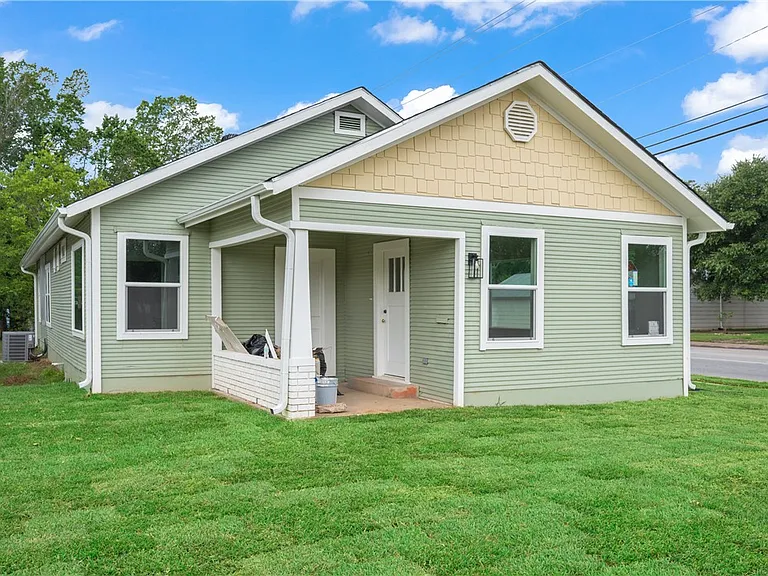 15102 Faircrest Dr — Photo 2