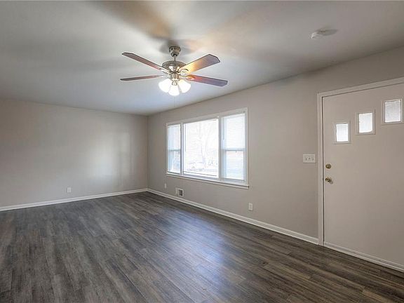 5th image of 7212 Oxford Ave