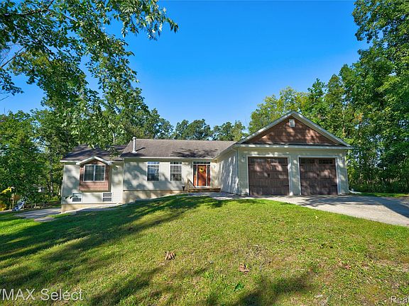 3rd image of 14424 Cole Rd