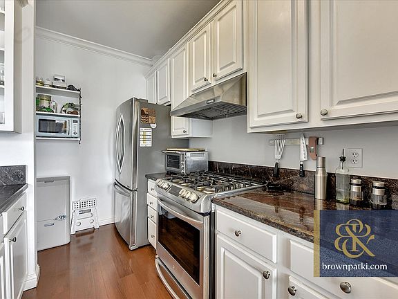 5th image of 1568 Union St APT 203