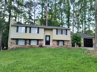 5116 Rock Glen Dr, Stone Mountain, GA 30088