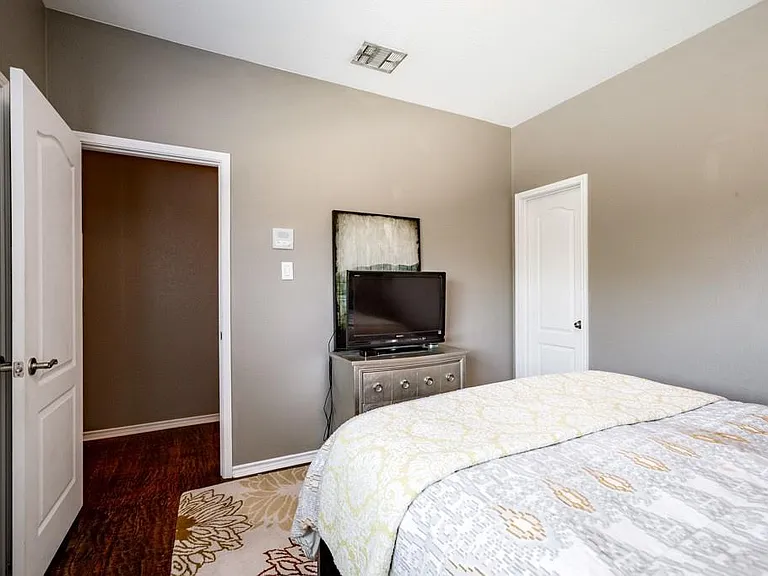 6868 Firenze Ln — Photo 11