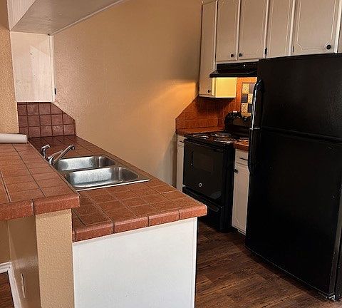 3rd image of 13537 Sheldon Ln
