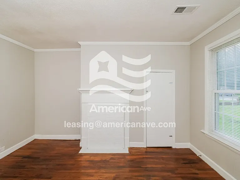 1494795_010_wm_-_main_bedroom_12931582.jpg
