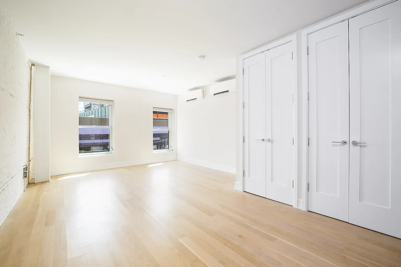 156 Beekman Street — Photo 2