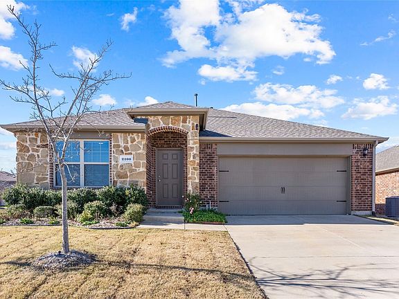2nd image of 2100 Meadow Park Dr