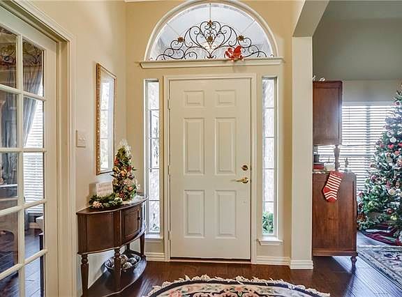 2nd image of 4211 Honeysuckle Dr