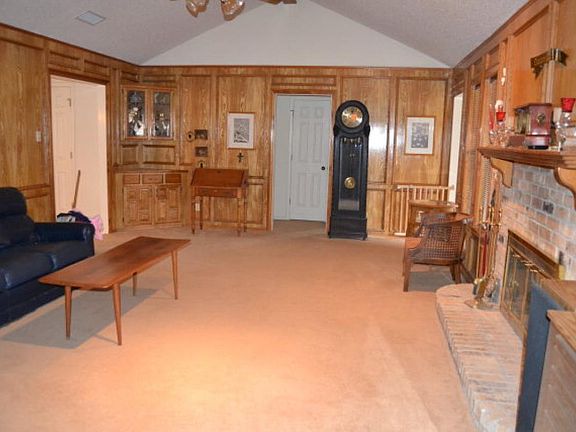 3rd image of 3313 Clearview Dr