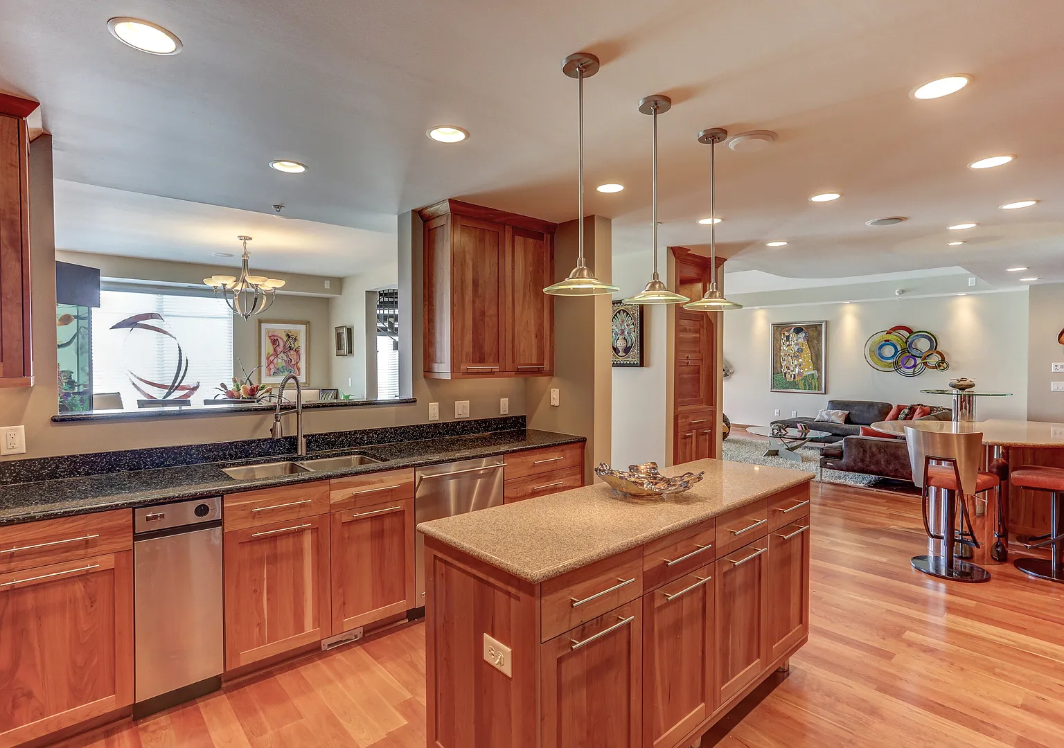 1070 Grandview Court — Photo 1