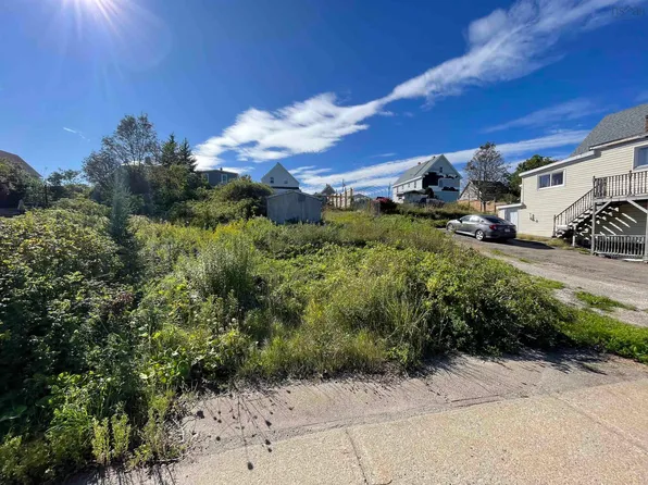 997 Victoria Rd, Cape Breton, NS B1N 1K8