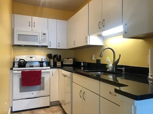 261 Middlesex St, North Andover, MA 01845