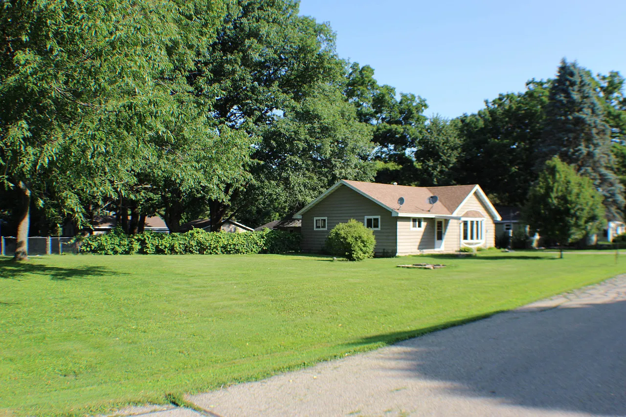 2719 Cameron St photo 1