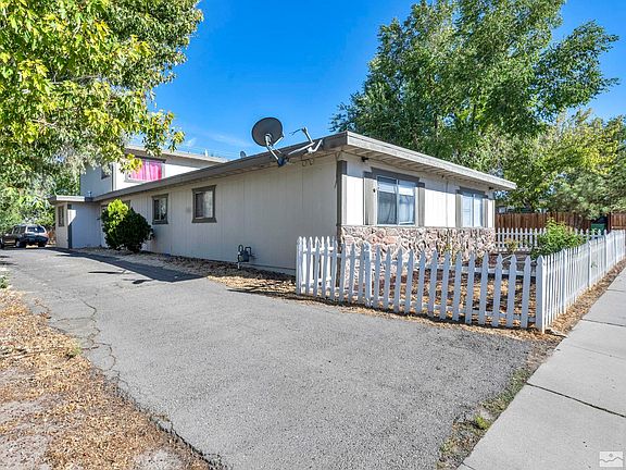3rd image of 1501 N Edmonds Dr