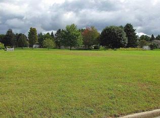 827 Holly Rd, Cadillac, MI 49601