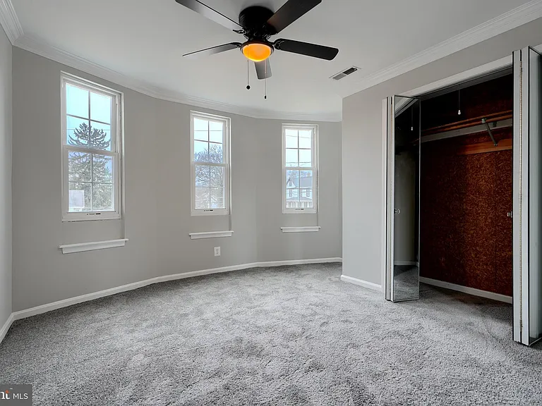 1727 Magnolia Ave — Photo 5