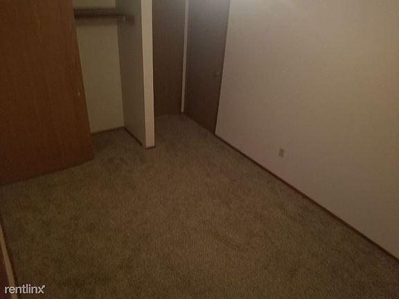 5th image of 1117 10th Ave NW #B