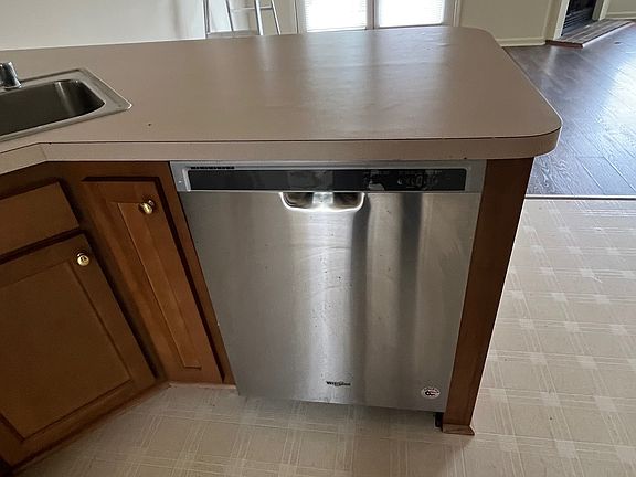 4th image of 521 Big Bear Ln #523
