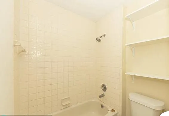 915 Buttonwood Ave — Photo 10