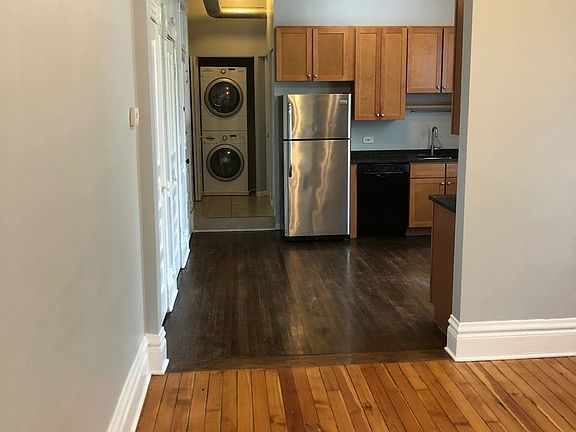 2nd image of 1824 W Augusta Blvd #2R