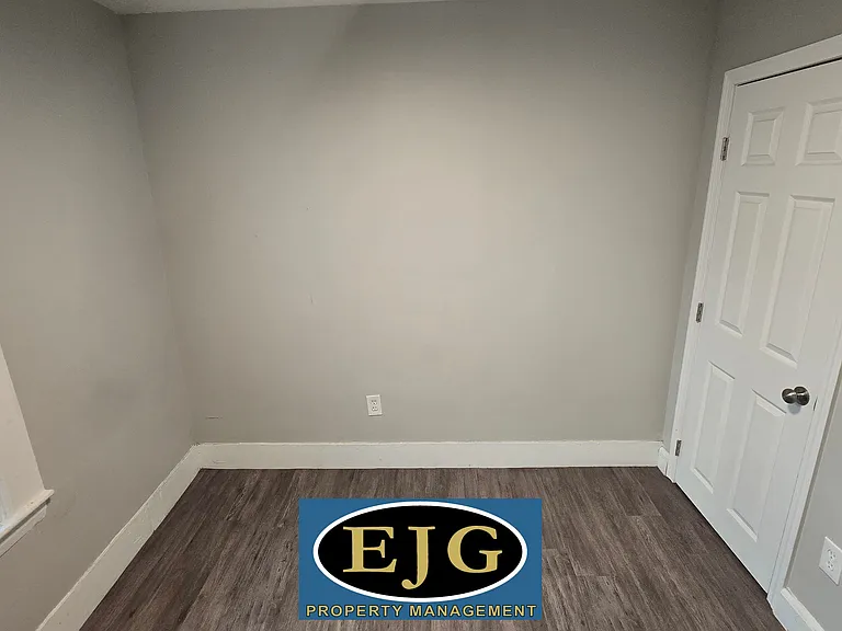 389 Lake Ave #9 — Photo 10