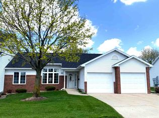 1020 W Bent Oak Ln, Appleton, WI 54914