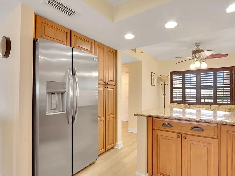 1055 Ocean Dr #403 — Photo 22