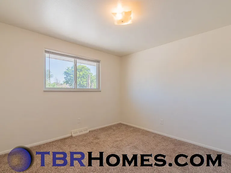 2340 W Harvard Ave — Photo 10