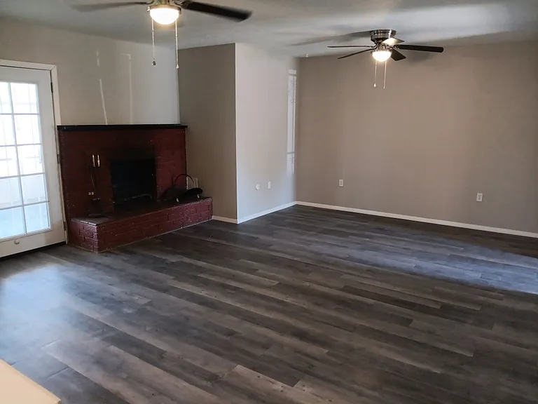 4001 Wellesley Dr NE — Photo 12