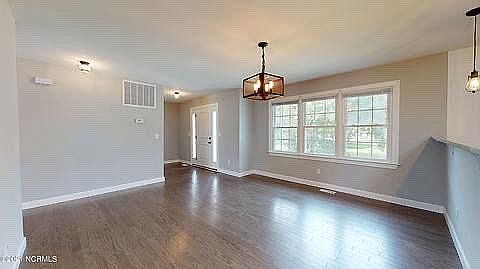 4th image of 1007 Pelican Dr