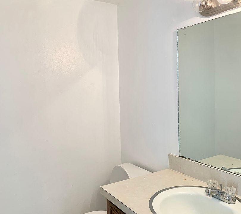 1st image of 2504 Hollandale Cir #B