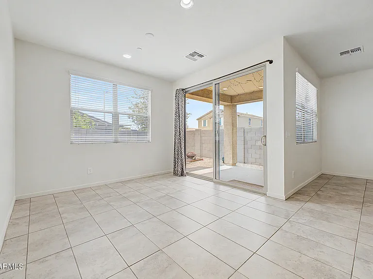 21415 W Holly St — Photo 9